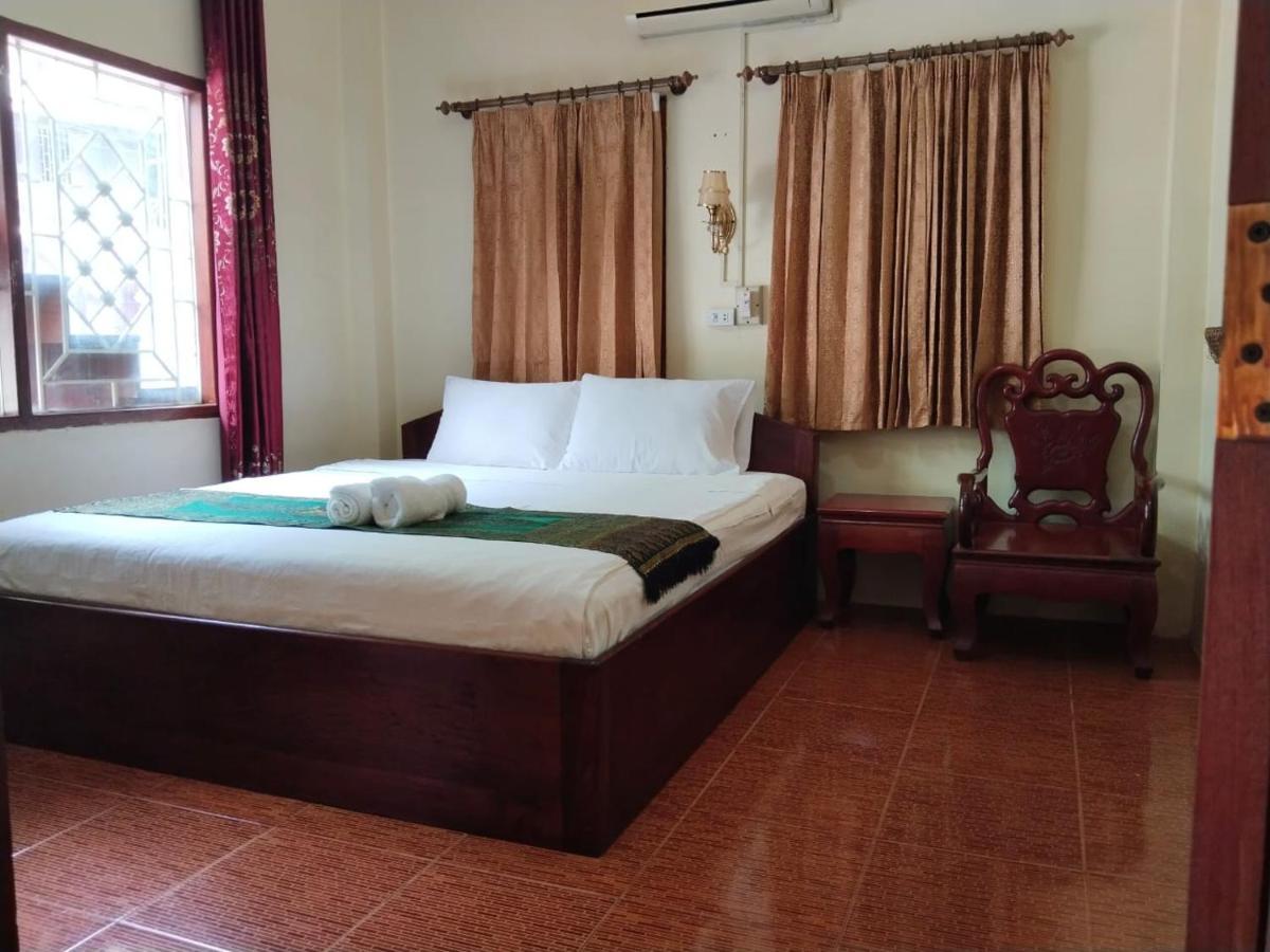 Thipphaphone Guesthouse Muang Pakbèng Exterior foto