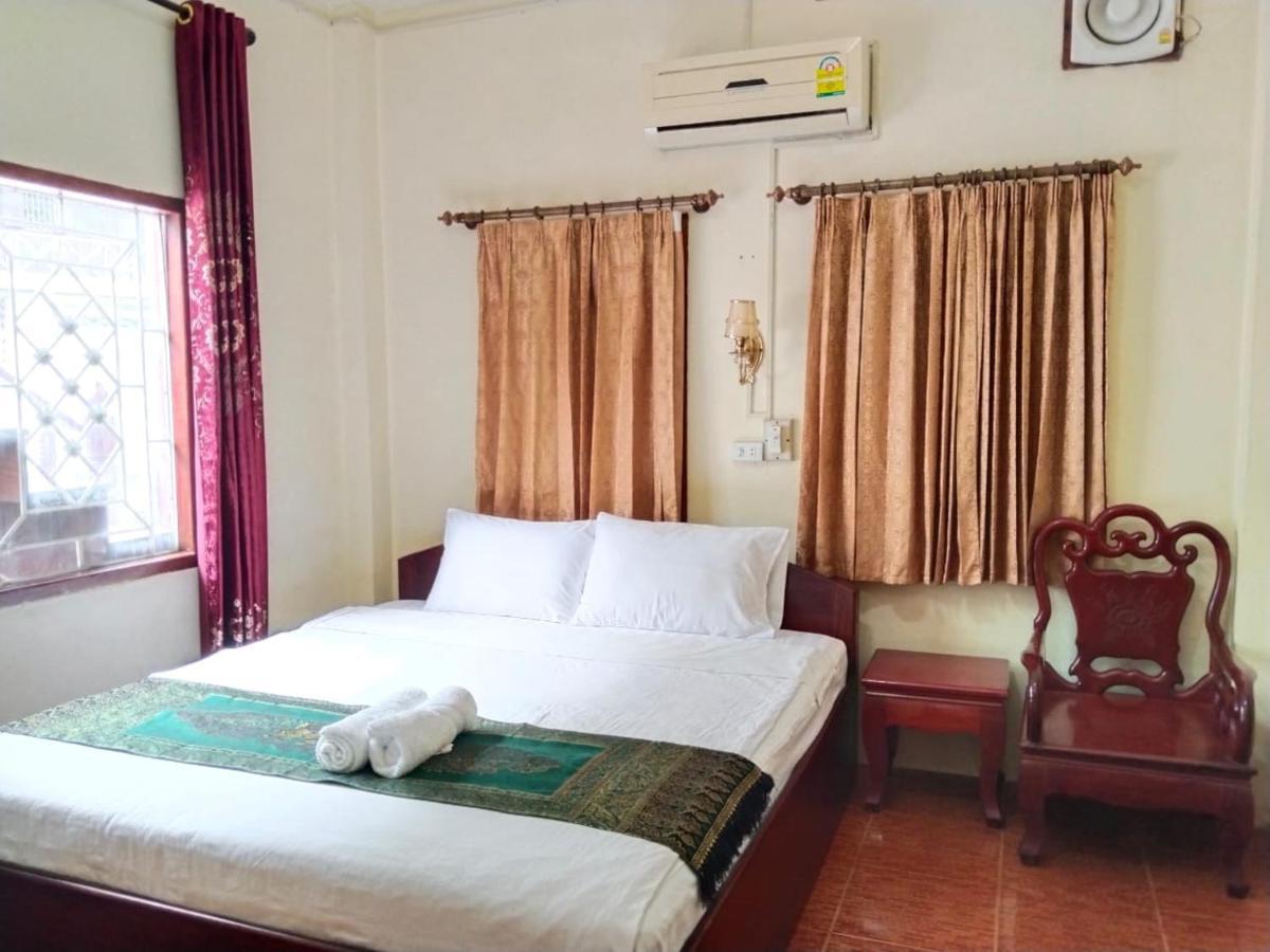 Thipphaphone Guesthouse Muang Pakbèng Exterior foto